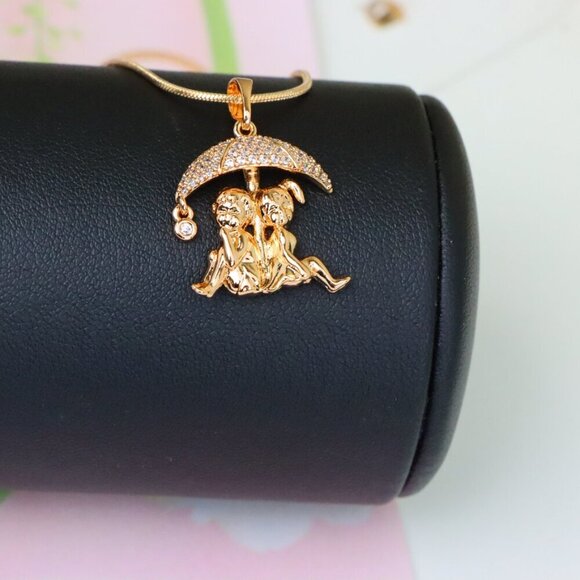 "Adorable Couple Under Umbrella Rose Gold Pendant, XPPT1316 - Picture 6 of 12